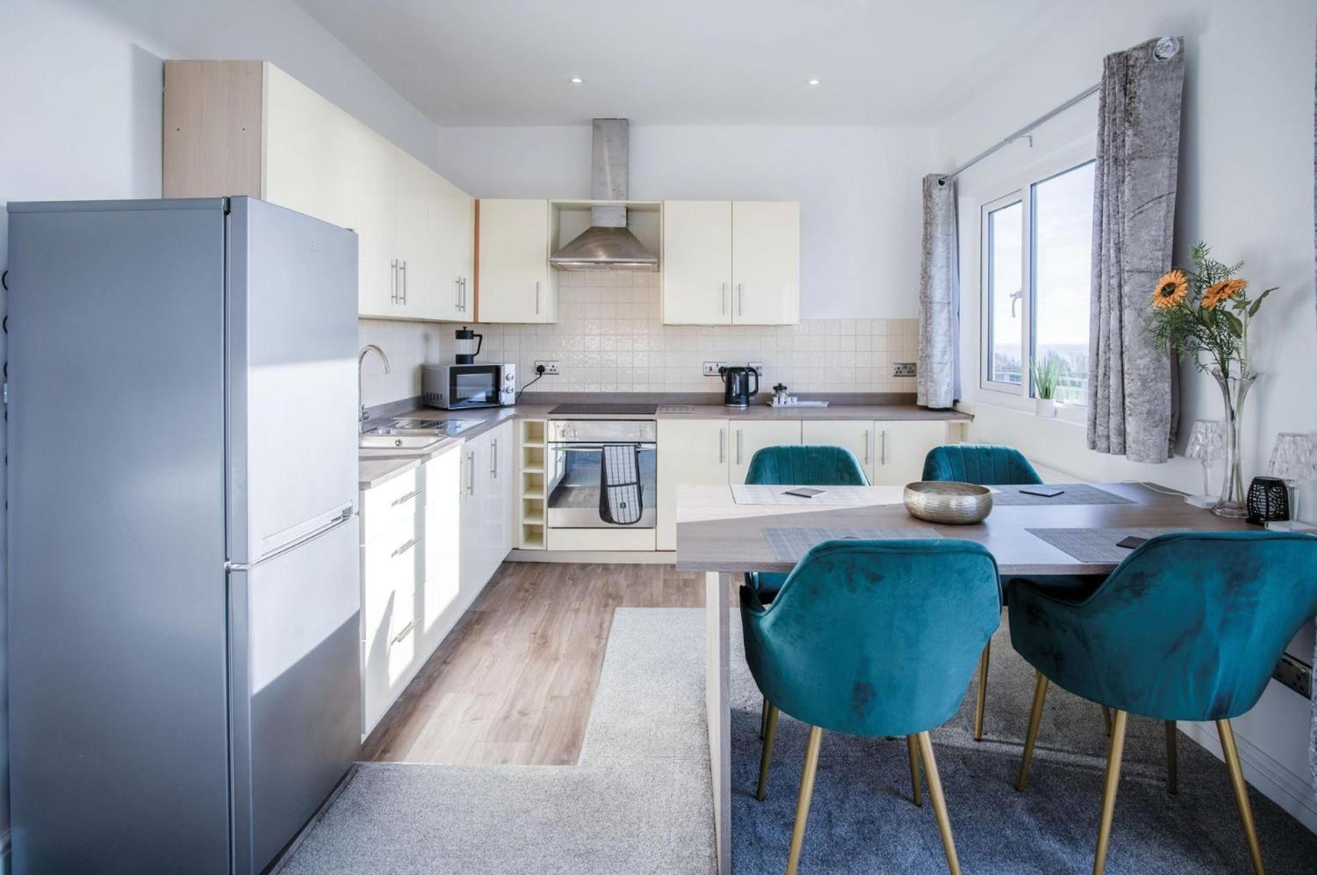 The Penthouse - 1 Bedroom Apartment - Ocean Breeze Port-Eynon Exterior photo
